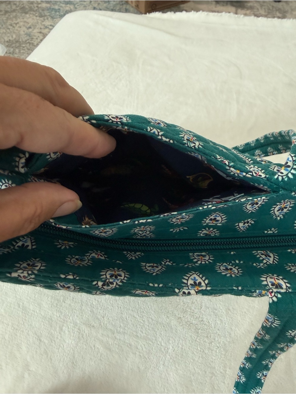 Vera Bradley Tote "French Hen" quilted green cotton embroidered w/ chickens - Picture 7 of 10